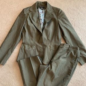 Etcetera suit. Size 4/6